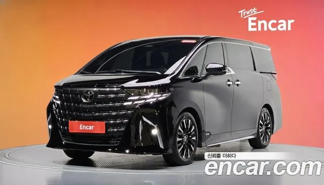 Toyota Alphard 2024, 7 015 км — фото