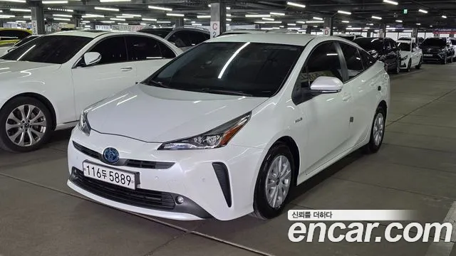 Toyota Prius 2021, 64 200 км — фото