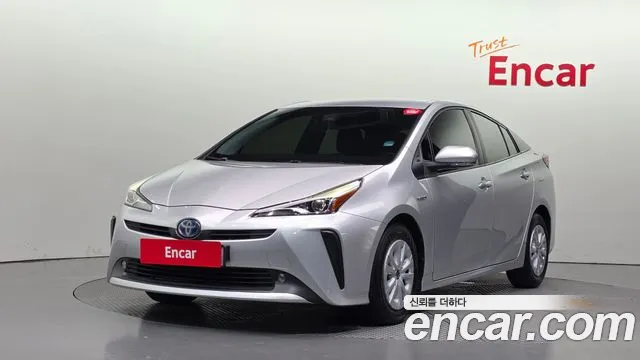 Toyota Prius 2022, 76 218 км — фото