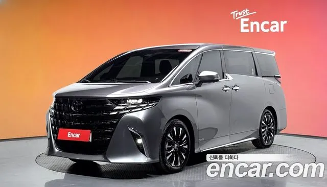 Toyota Alphard 2025, 5 590 км — фото