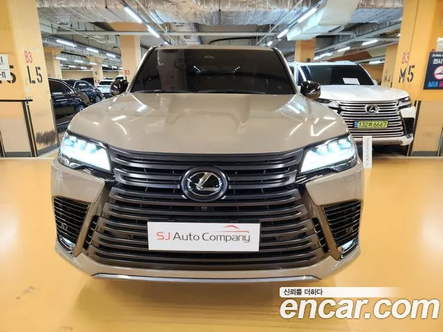 Lexus LX 2025, 8 000 км — фото