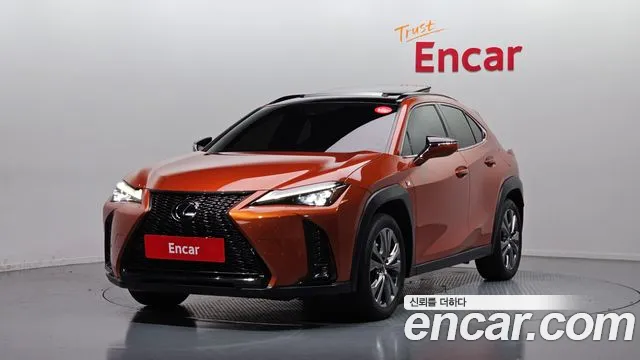Lexus UX 2023, 85 590 км — фото
