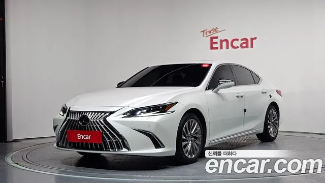 Lexus ES 2025, 13 132 км — фото