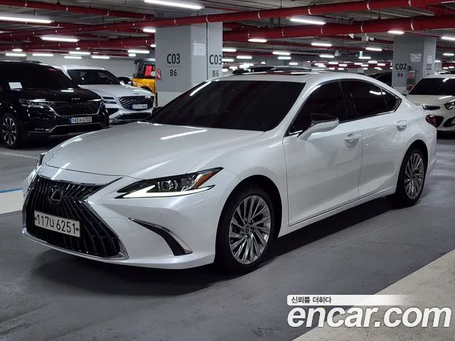 Lexus ES 2024, 26 131 км — фото