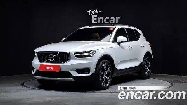 Volvo XC40 2022, 39 064 км — фото