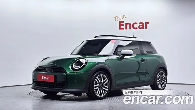 Mini Cooper 2025, 8 344 км — фото