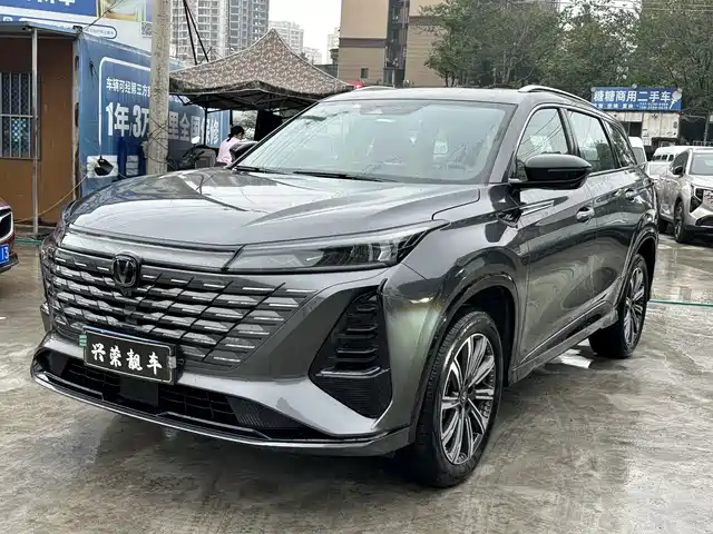 Changan CS75PLUS 2025, 1 800 км — фото