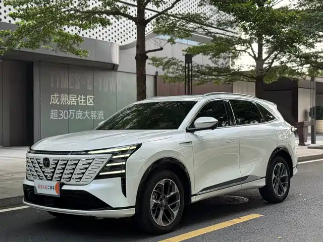 Changan CS75PLUS 2025, 16 000 км — фото