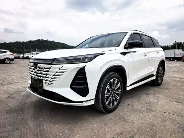 Changan CS75PLUS 2026, 5 000 км — фото