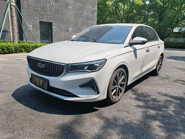 Geely Emgrand 2022, 30 000 км — фото