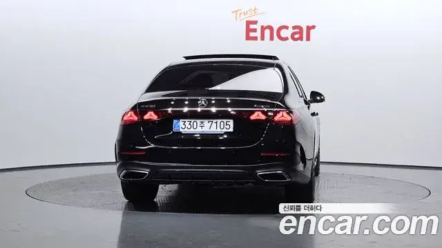 Mercedes-Benz E-Class 2025 — фото 4