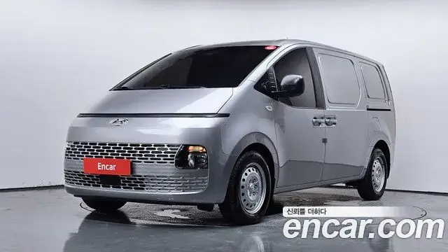 Hyundai Staria 2023 — фото 2