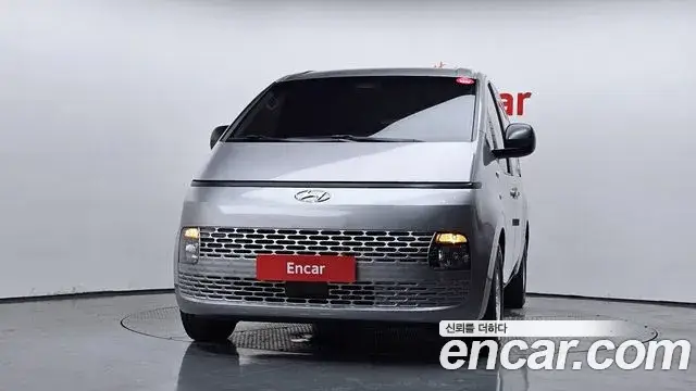 Hyundai Staria 2023 — фото 3