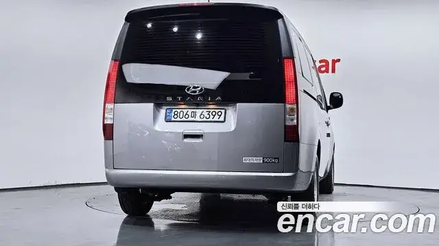 Hyundai Staria 2023 — фото 4