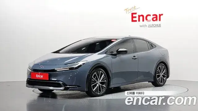 Toyota Prius 2024 — фото 2