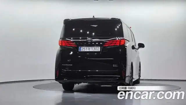 Toyota Alphard 2025 — фото 4