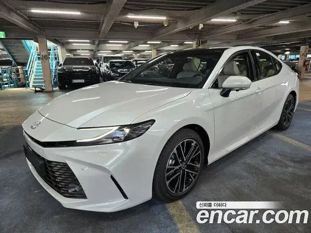 Toyota Camry 2026 — фото 2
