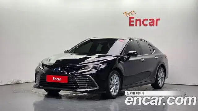 Toyota Camry 2021 — фото 2