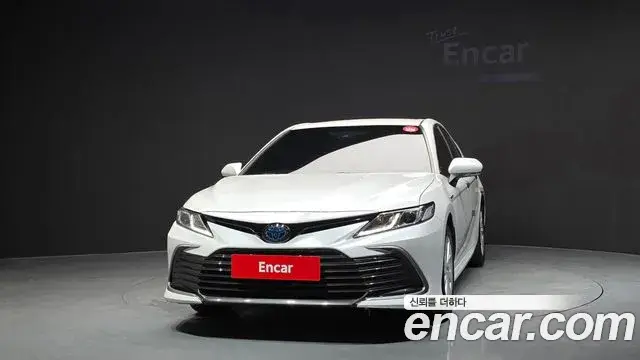 Toyota Camry 2022 — фото 3