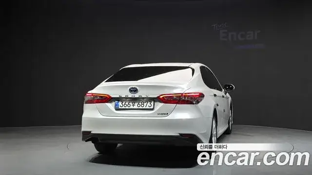 Toyota Camry 2022 — фото 4