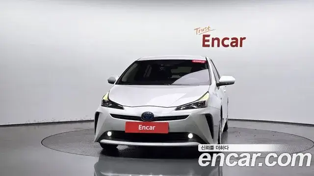 Toyota Prius 2021 — фото 3