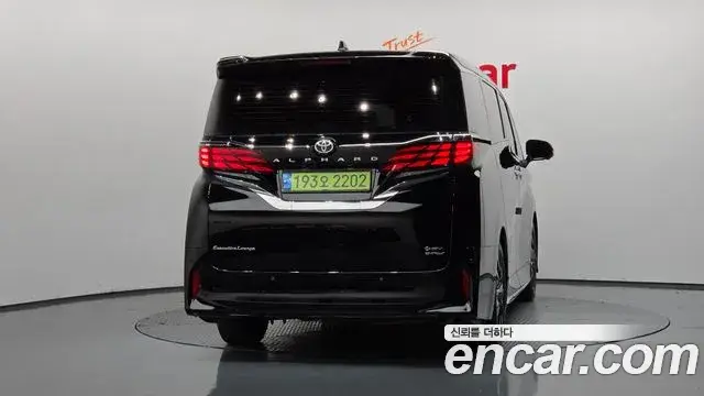 Toyota Alphard 2024 — фото 4