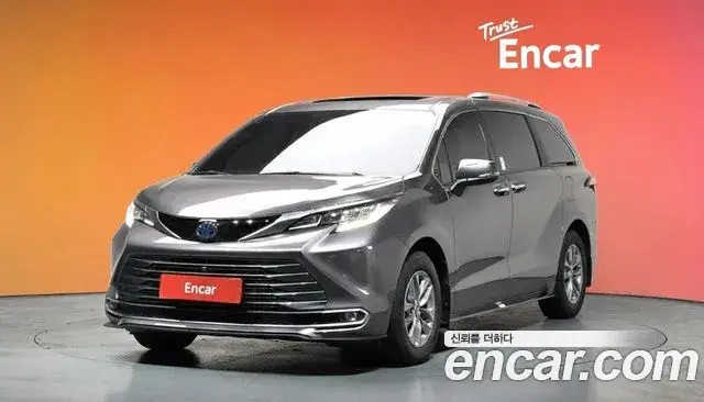 Toyota Sienna 2023 — фото 2