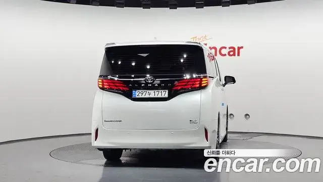 Toyota Alphard 2024 — фото 4