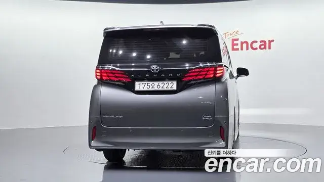Toyota Alphard 2025 — фото 4