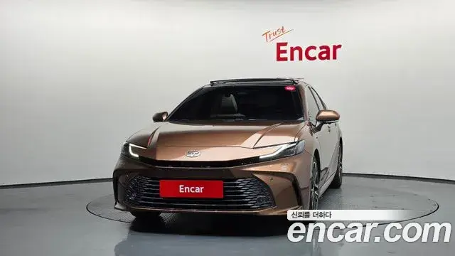 Toyota Camry 2025 — фото 3