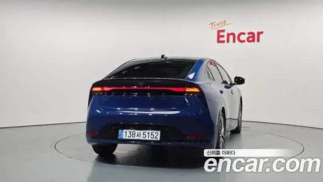 Toyota Prius 2024 — фото 4