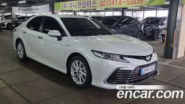 Toyota Camry 2024 — фото 3