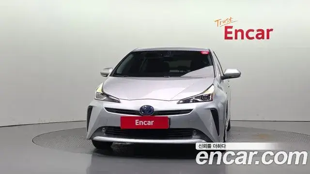 Toyota Prius 2022 — фото 3