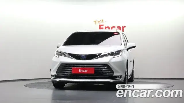 Toyota Sienna 2022 — фото 3