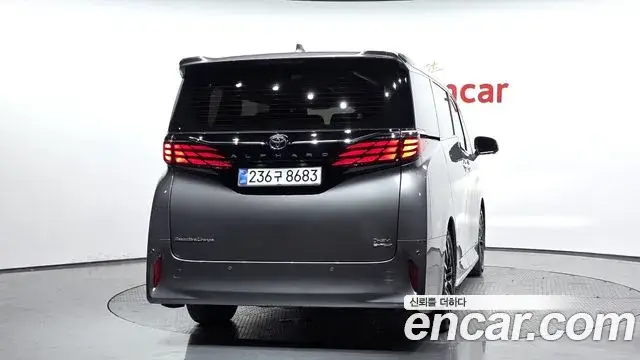 Toyota Alphard 2025 — фото 4