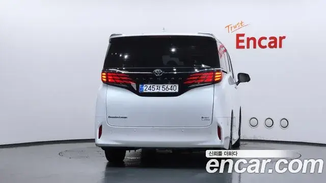 Toyota Alphard 2024 — фото 4