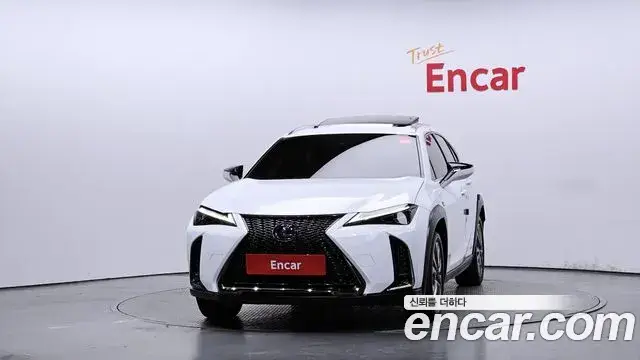 Lexus UX 2022 — фото 3