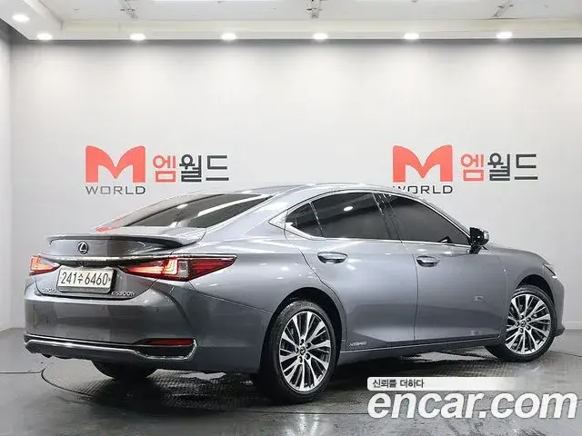 Lexus ES 2021 — фото 3