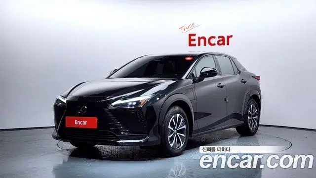 Lexus RZ 2023