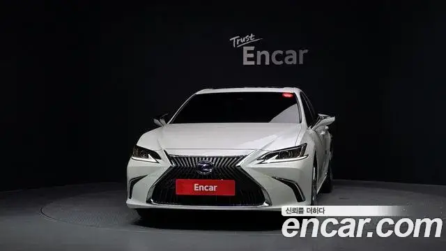 Lexus ES 2021 — фото 3