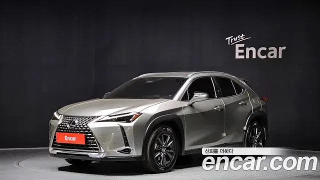 Lexus UX 2025 — фото 2