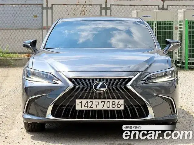 Lexus ES 2023