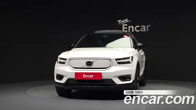 Volvo XC40 2022 — фото 3