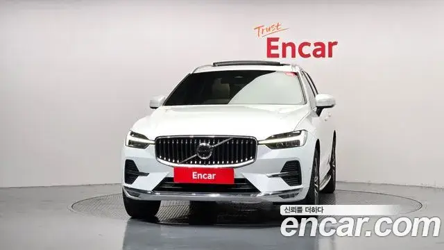 Volvo XC60 2023 — фото 3