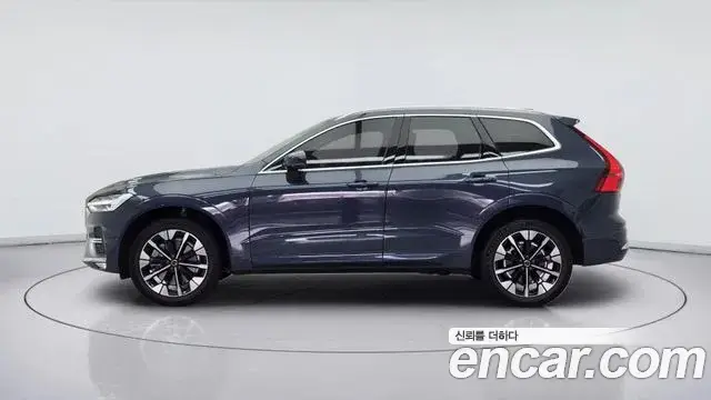 Volvo XC60 2026 — фото 3