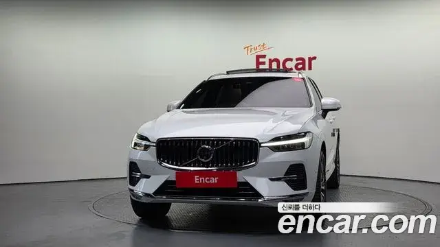 Volvo XC60 2023 — фото 3
