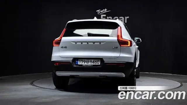 Volvo XC40 2022 — фото 4