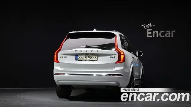 Volvo XC90 2022 — фото 4