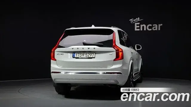 Volvo XC90 2022 — фото 4