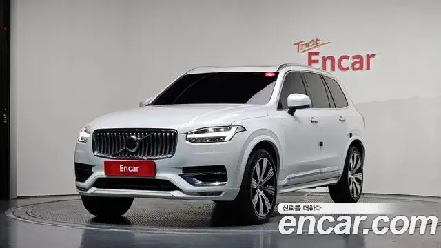 Volvo XC90 2023 — фото 2